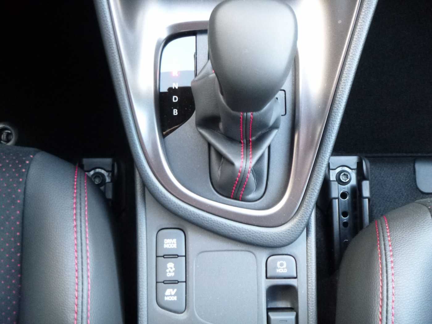 Toyota Yaris Hybrid 1.5 GR SPORT - Navi, JBL, HuD, PDC,