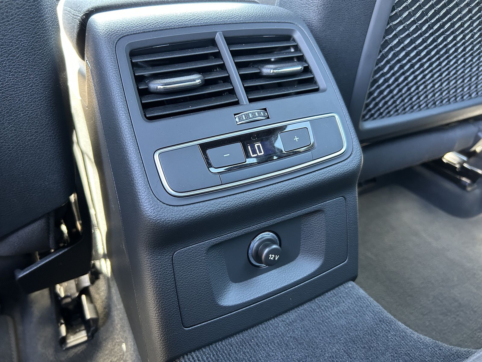 Audi A4 40 TDI quattro S-tronic - Samsaru's Car Outlet