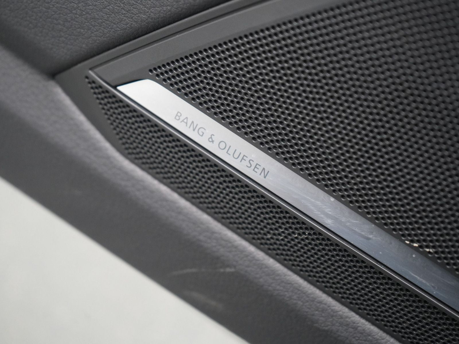 Audi RS6 STANDHZ LASER LUFT B&O AHK LEDER RAUTE PANO