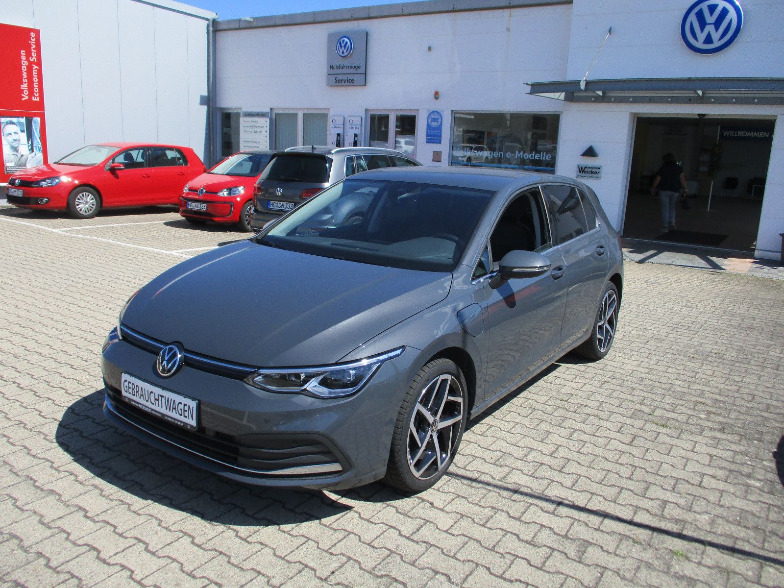 Volkswagen Golf VIII Style eHybrid DSG - Samsaru's Car Outlet