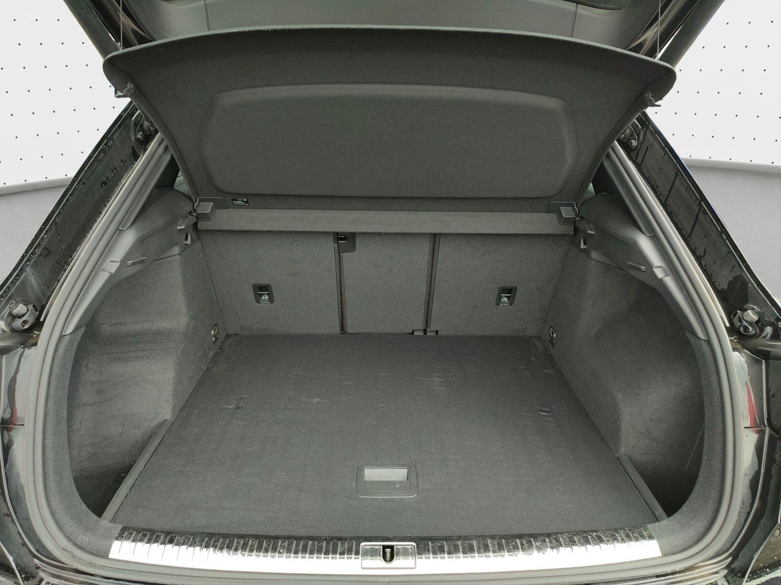 Audi Q3 40 TDI quattro S line - Samsaru's Car Outlet