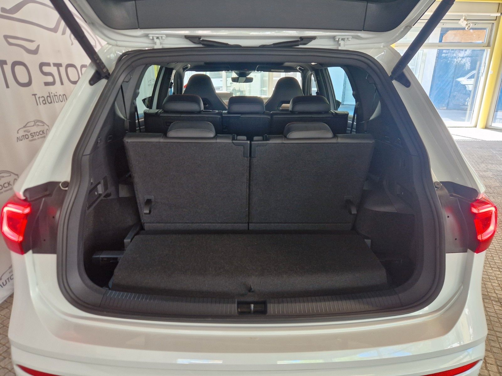 Seat Tarraco FR 2.0 TDI 4Drive DSG beats AHK Standhei