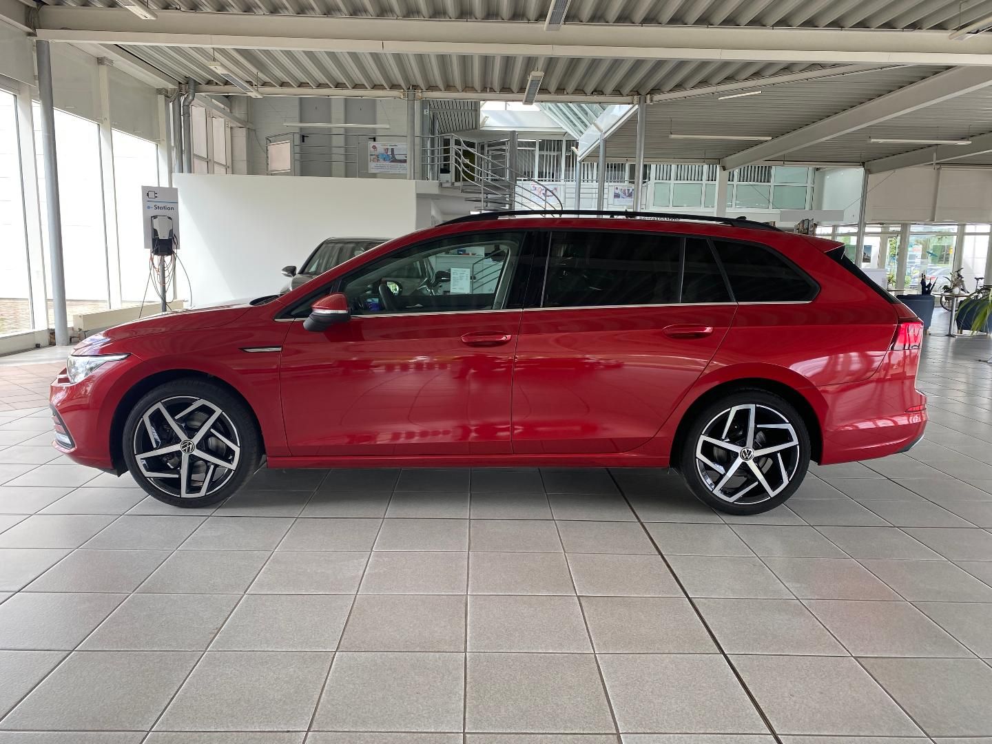 Volkswagen Golf Variant Style 2.0l TDI - Samsaru's Car Outlet