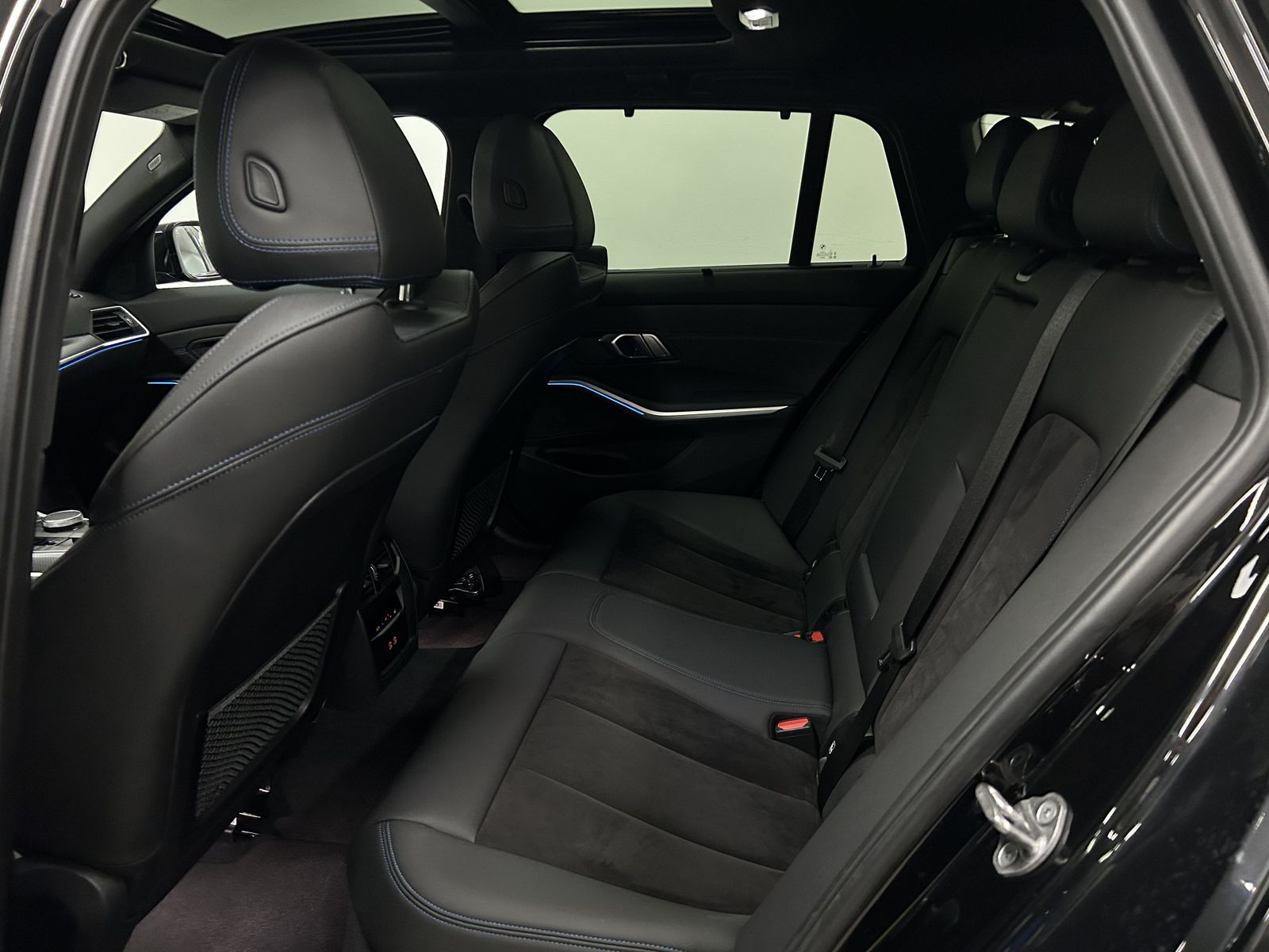 BMW 320d Touring M Sportpaket - Samsaru's Car Outlet