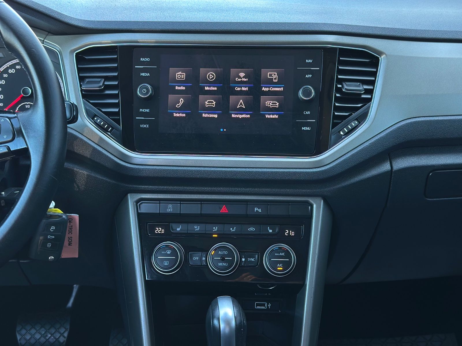 Volkswagen T-Roc 2.0 TDI SCR DSG Style - Samsaru's Car Outlet