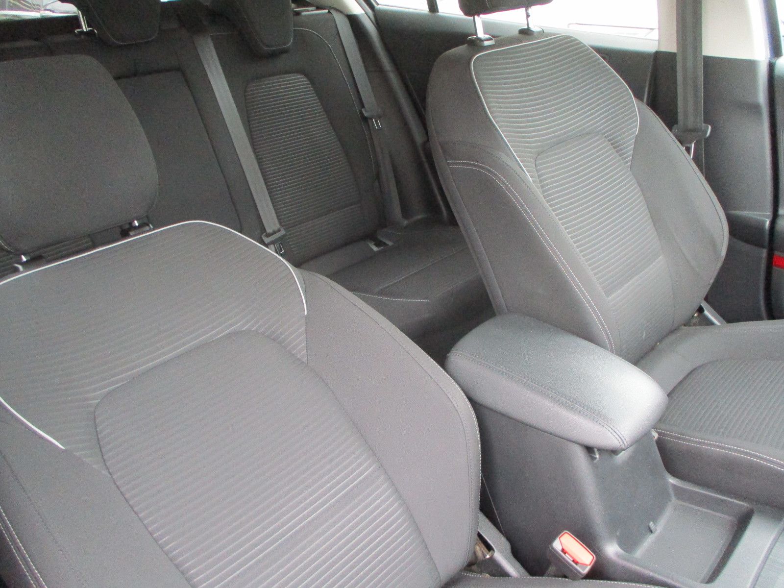 Ford Focus 2,0 - Samsaru's Car Outlet