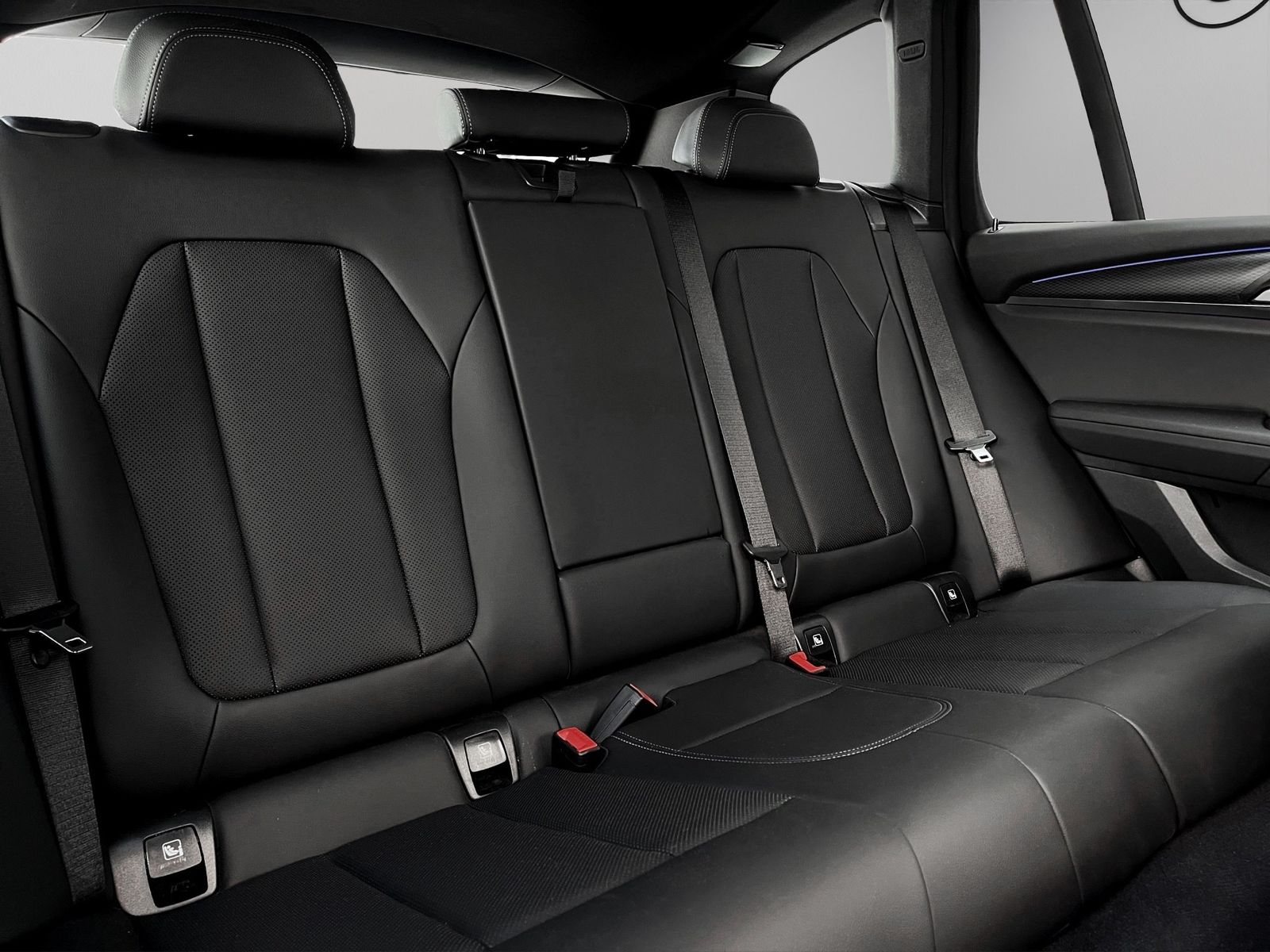BMW X3 xDrive20i M SPORTPAKET - Samsaru's Car Outlet