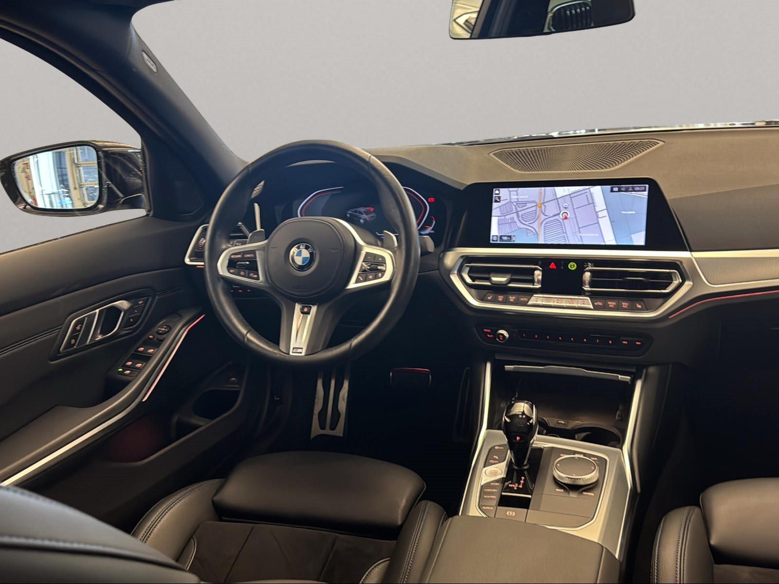BMW 330i Limousine M Sport - Samsaru's Car Outlet