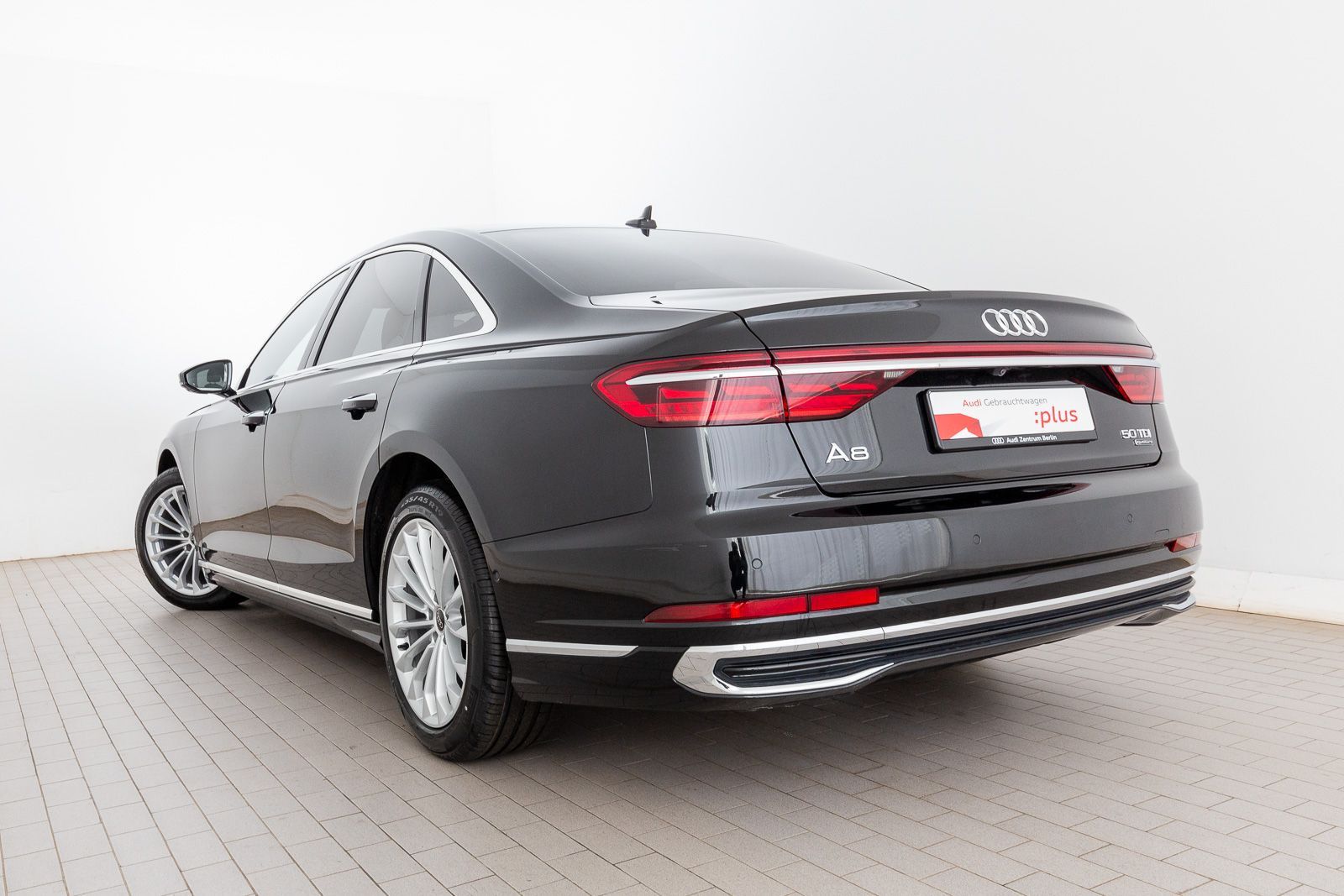 Audi A8 50 TDI quattro tiptr. - Samsaru's Car Outlet