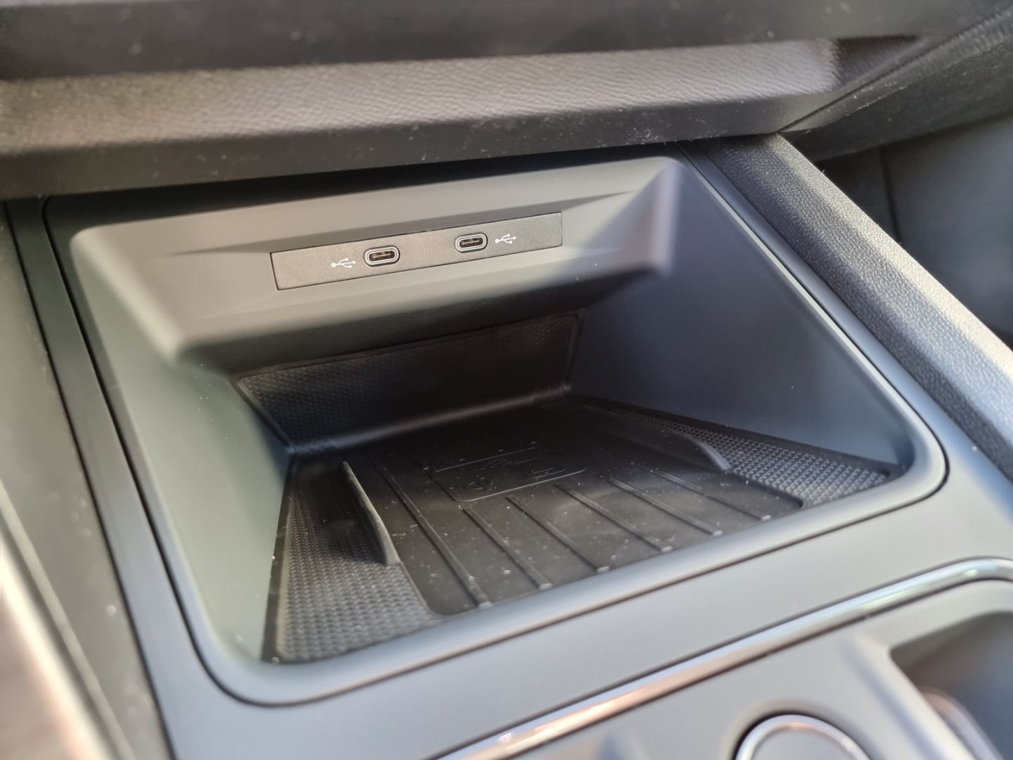 Cupra Formentor 2.0 TSI DSG 4Drive VZ ACC DCC Pano AHK