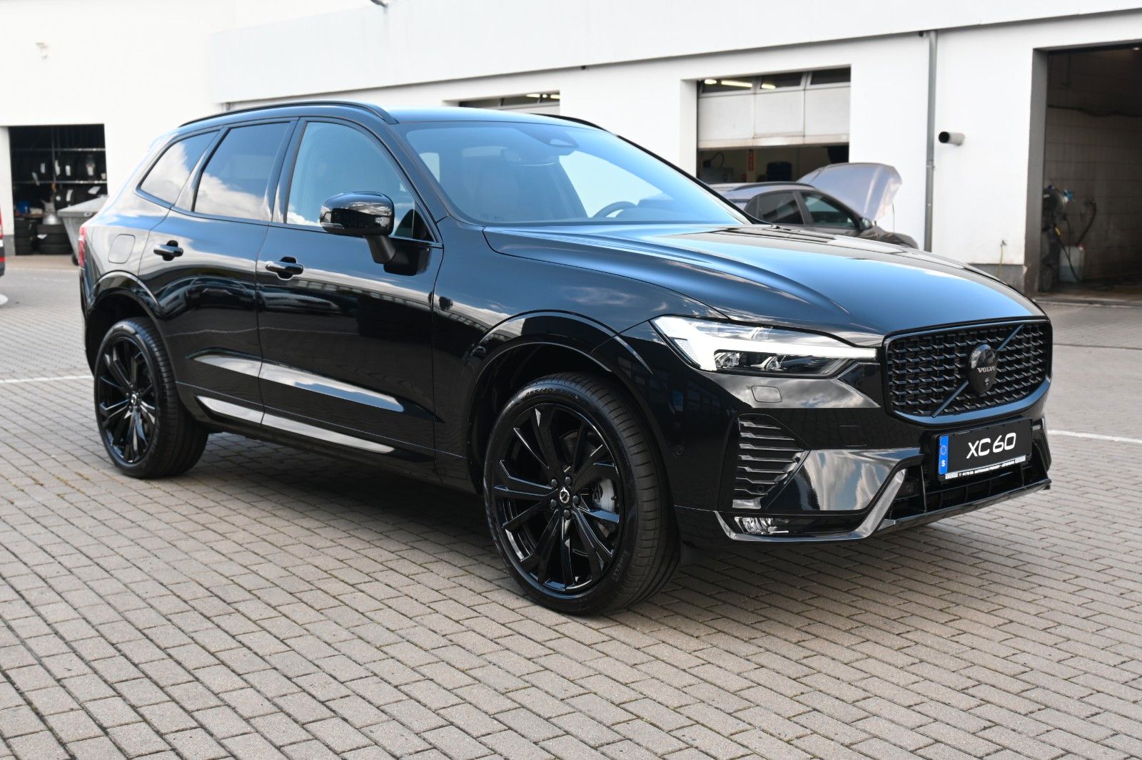 Volvo XC60 B5 B AWD Ultra Black Edition*LUFT*360°*ACC