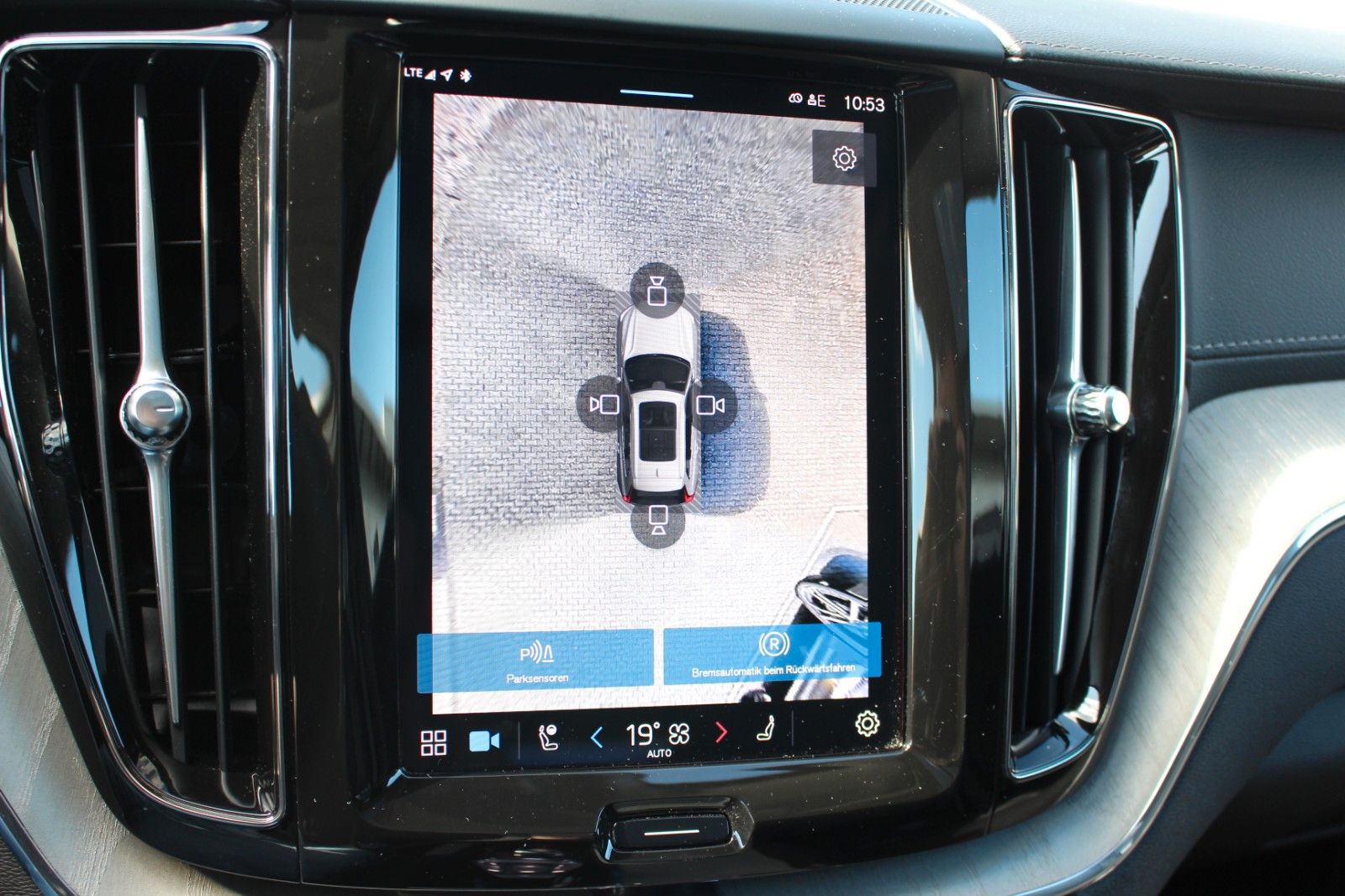 Volvo XC60 B5 Benzin Ultra Dark Massagesitze