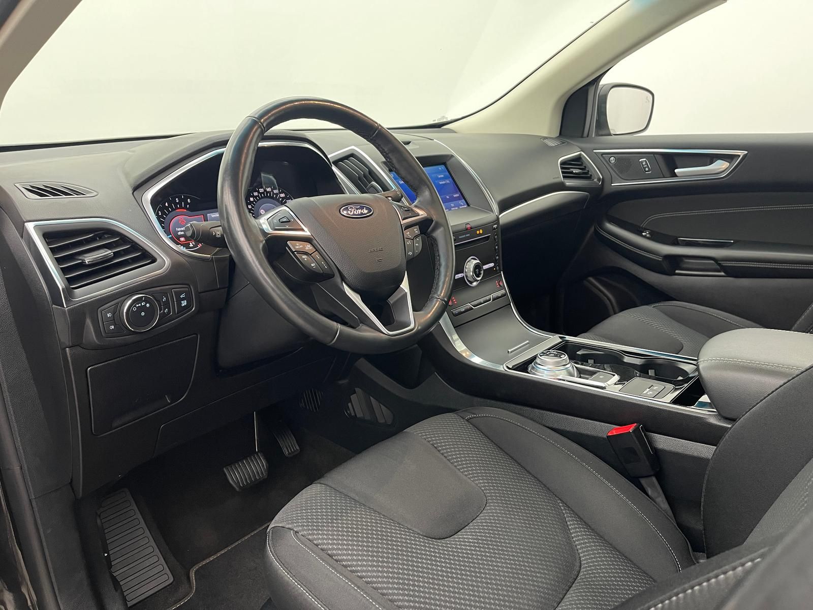 Ford Edge Titanium 4x2 *KAM*AHK*MATRIX*PANO*ACC*B&O*