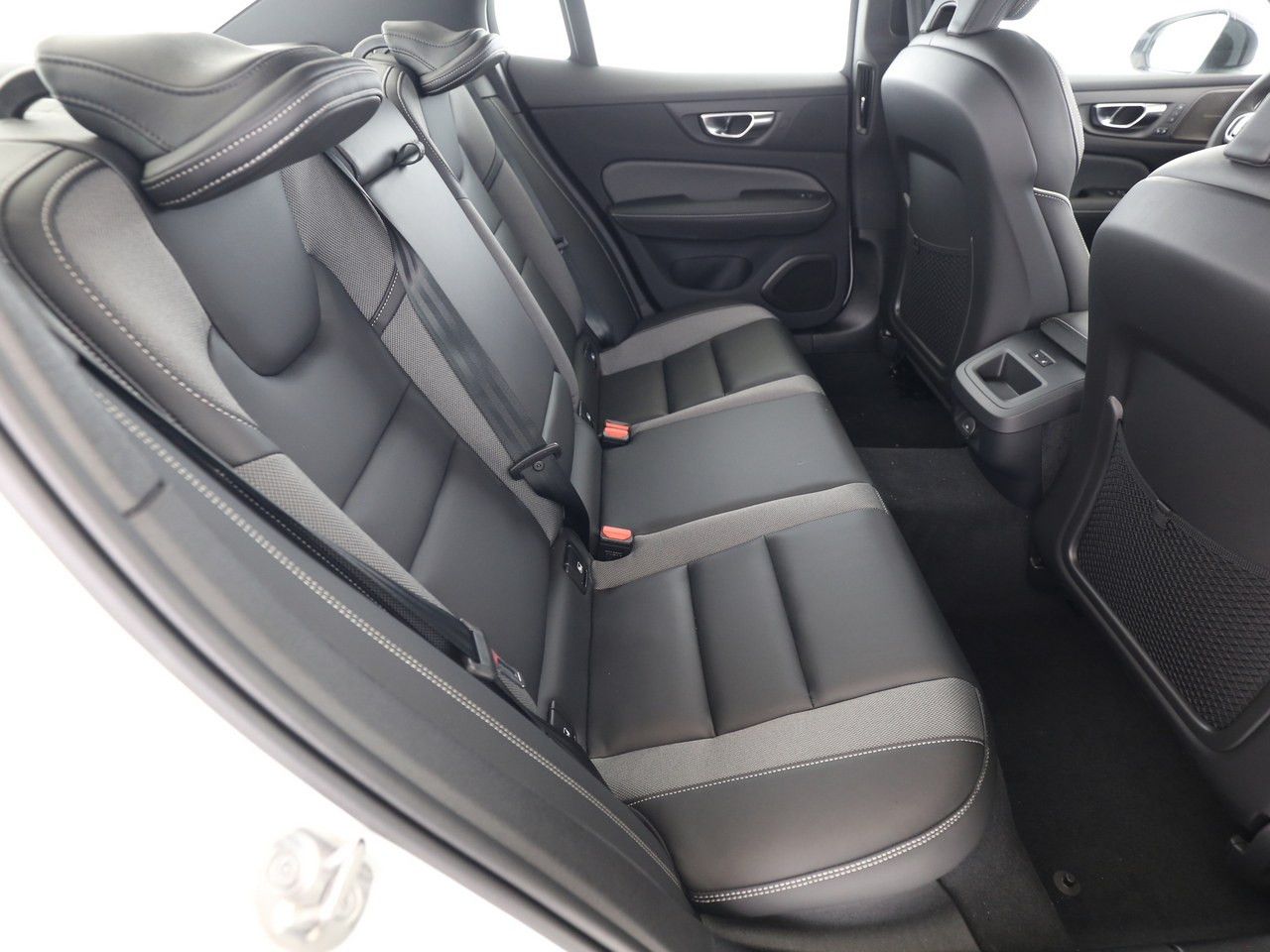 Volvo S60 B4 Plus Dark !!STANDHZG.+PANO+360°+ACC+BLIS!