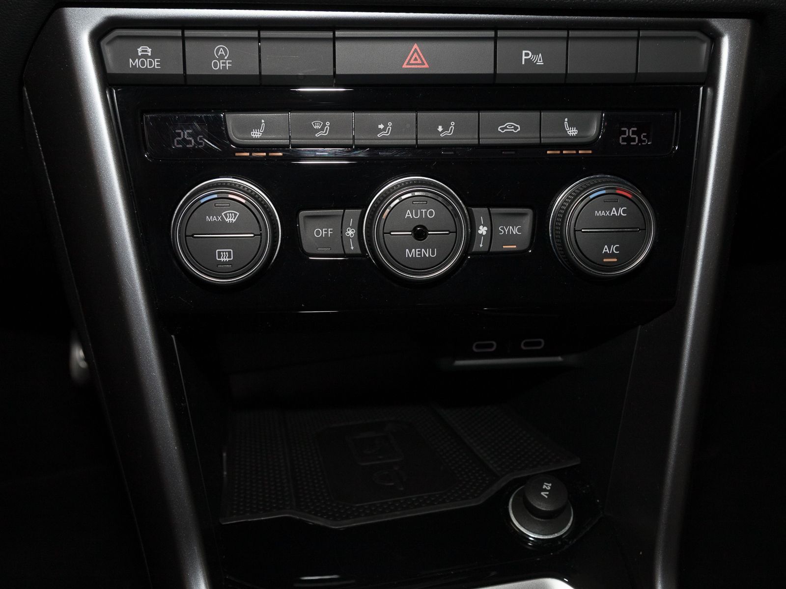 Volkswagen T-Roc 1.5 TSI DSG STYLE - Samsaru's Car Outlet