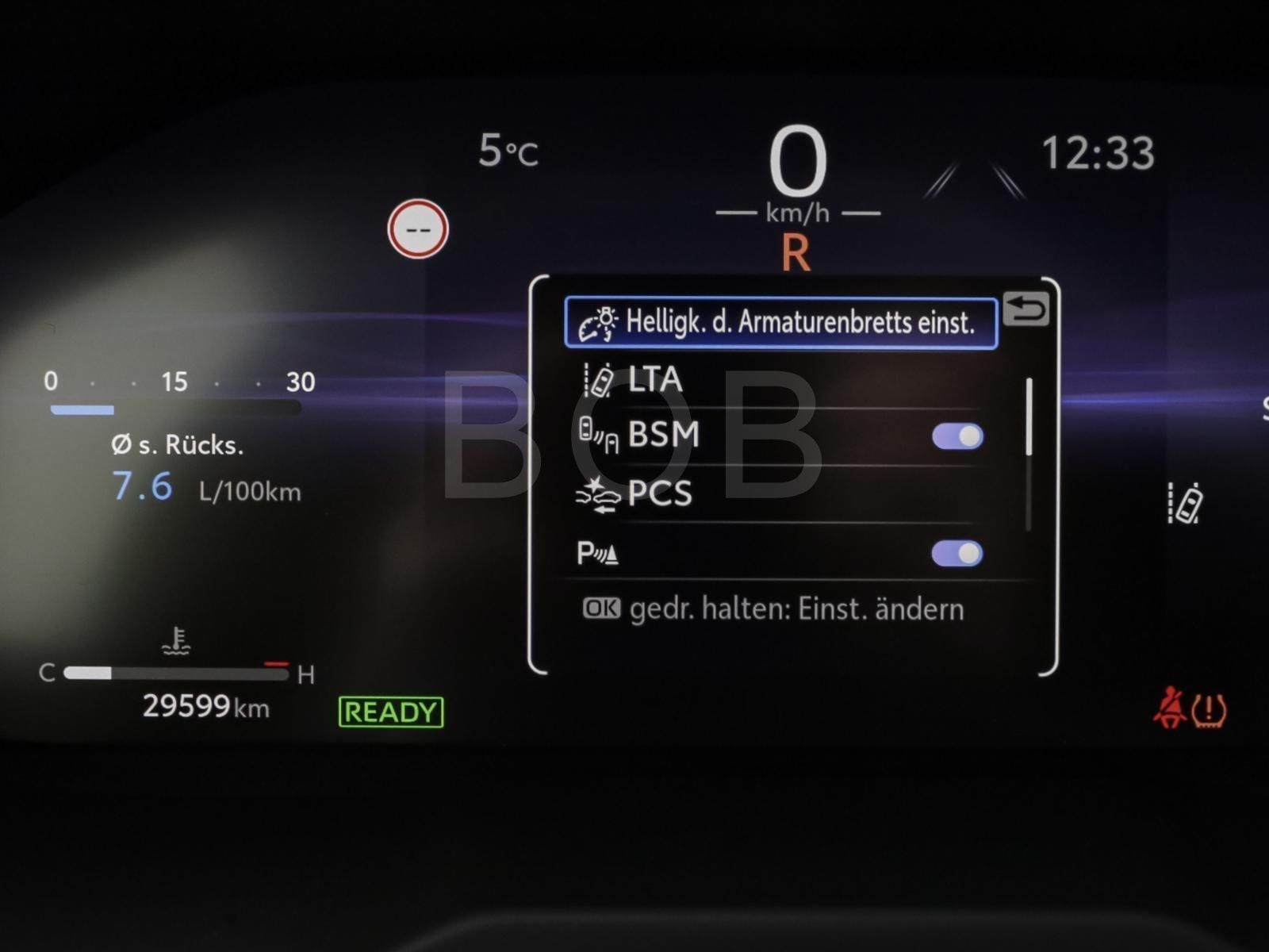 Toyota RAV 4 2.5 Hybrid Style - Samsaru's Car Outlet