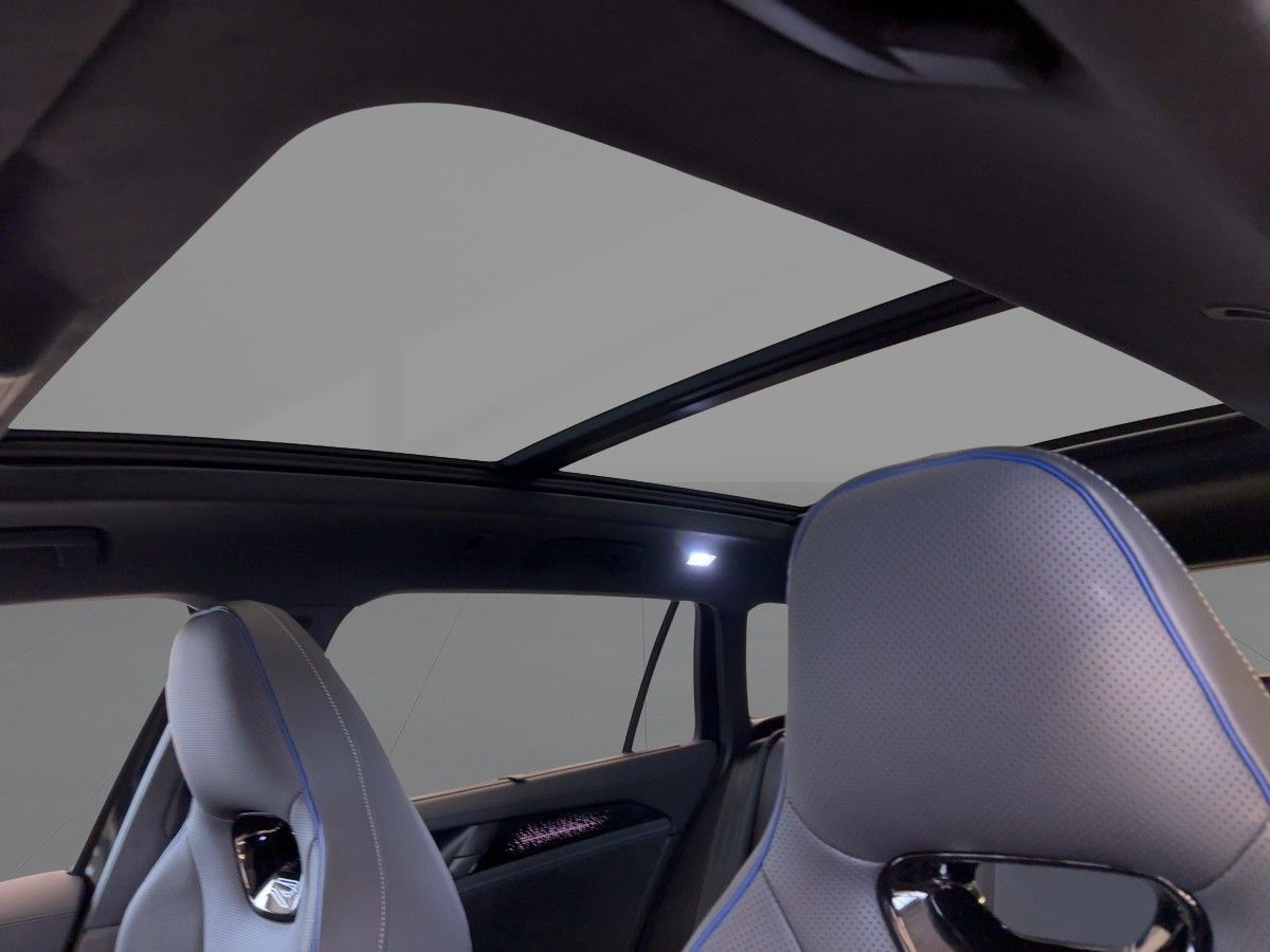 Volkswagen Passat Variant R-Line 1,5 eHybrid DSG AHZV PANO