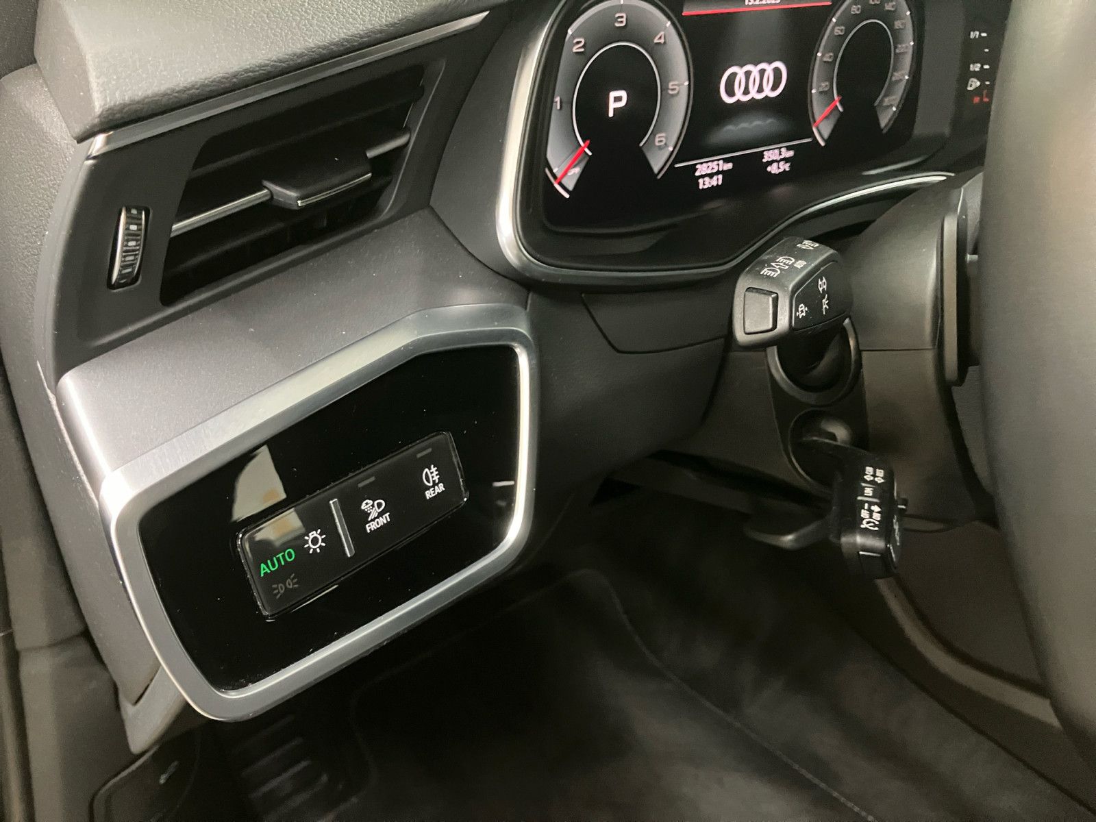 Audi A6 Avant 45 TDI quattro S line - Samsaru's Car Outlet