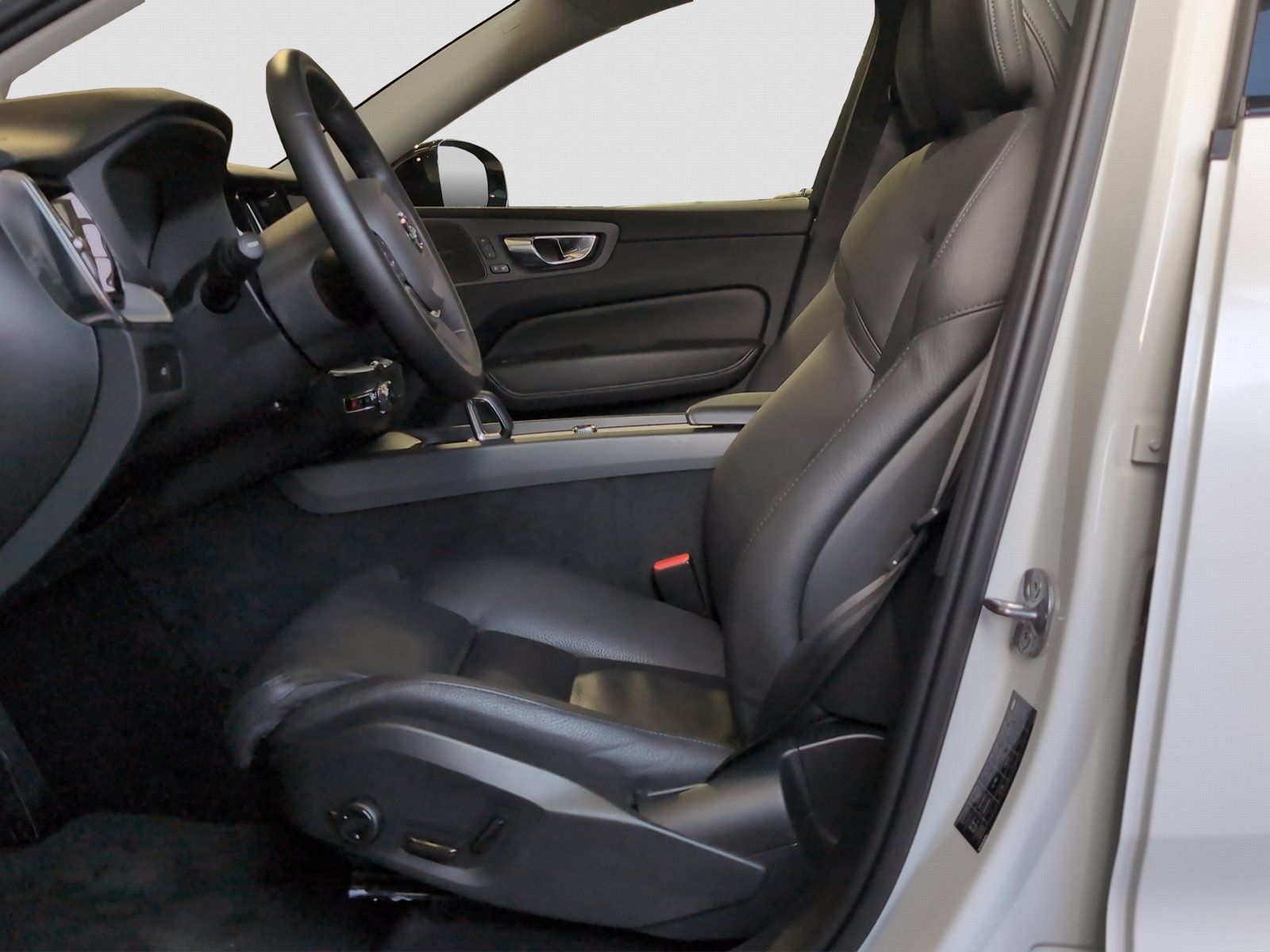 Volvo XC60+B5+AWD+R-Kam+Panor+Harman+Voll-LED+Lenkradh