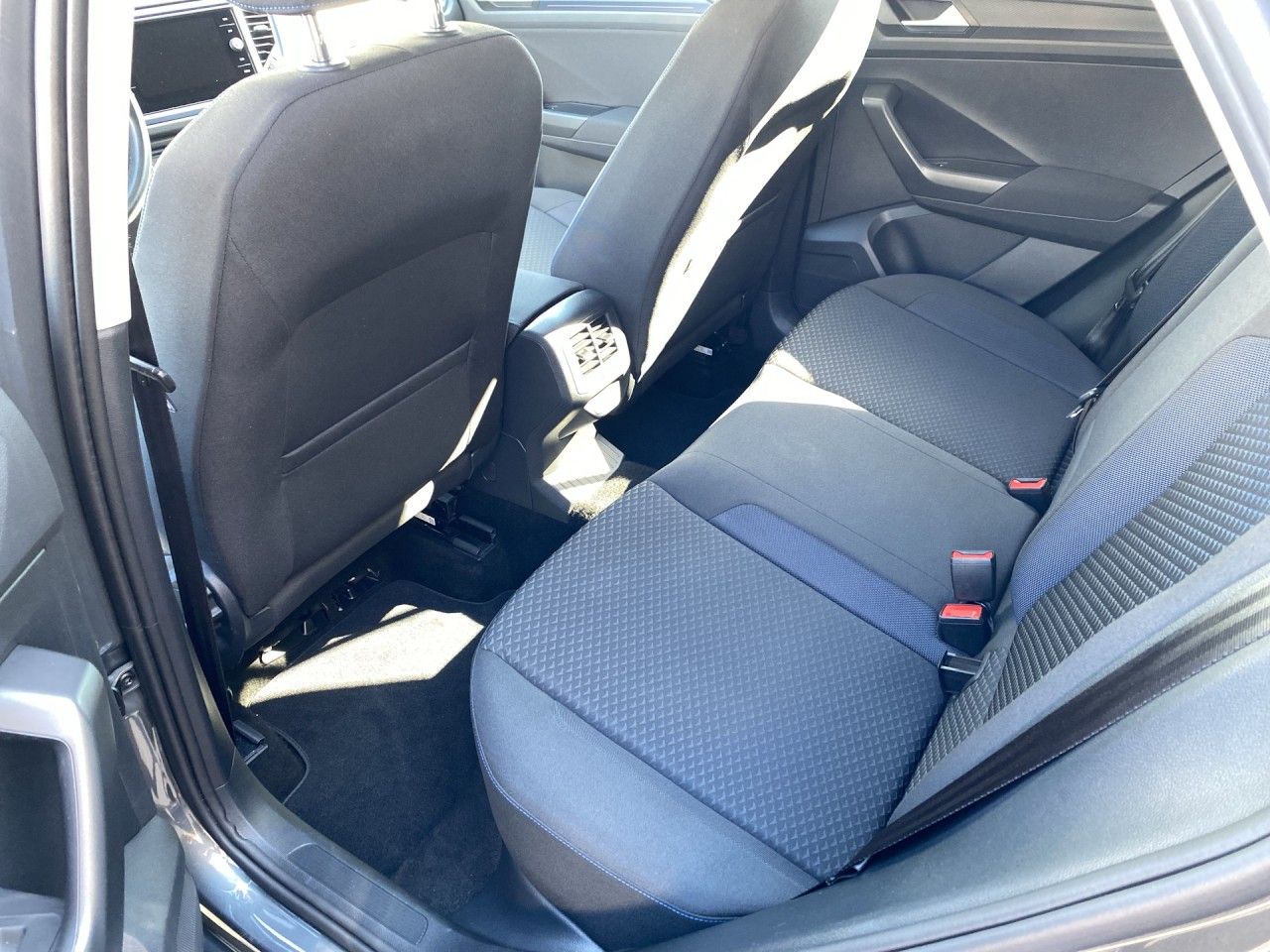 Volkswagen T-Roc 1.0 TSI United - Samsaru's Car Outlet