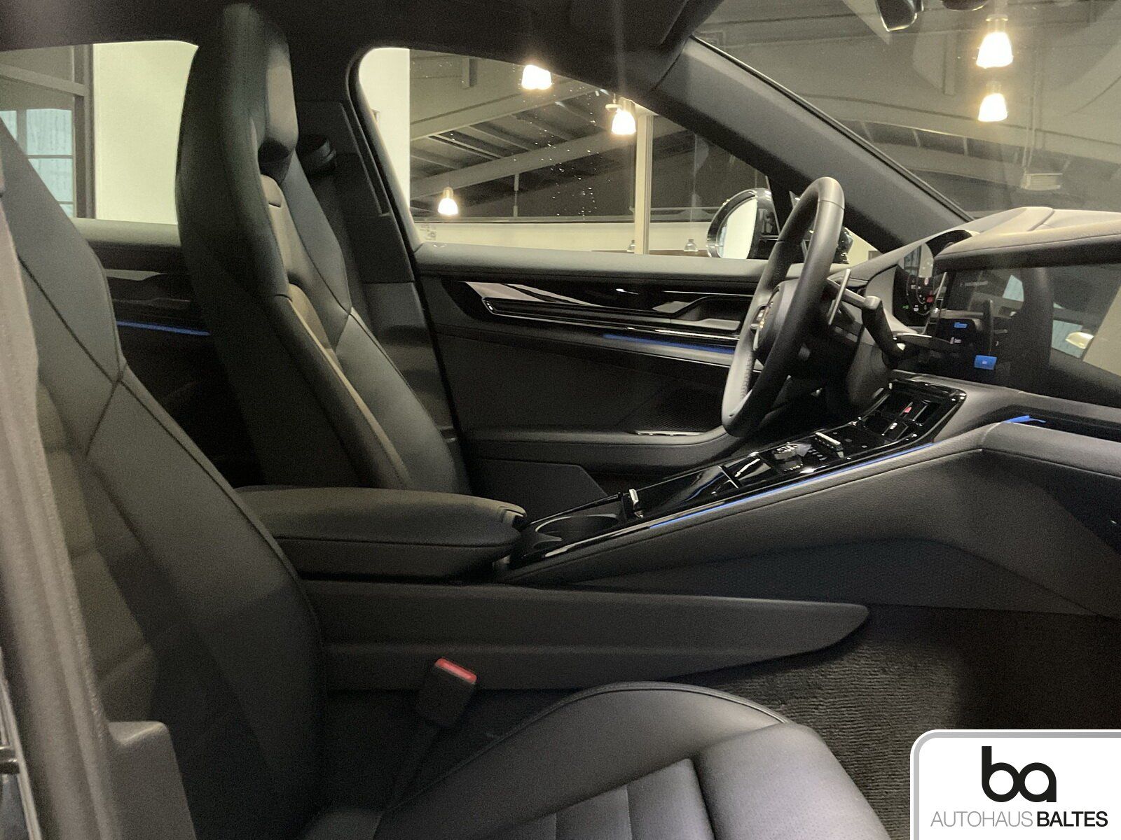 Porsche Panamera 4 Pano/Luft/Inno/4+1/Spur/BeiDis/AHK