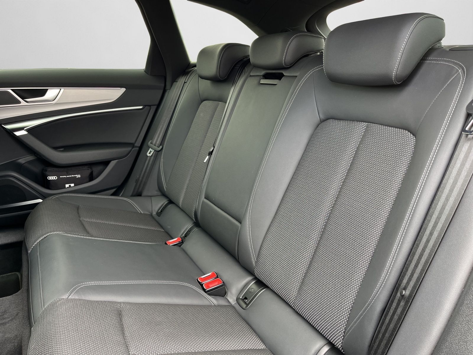 Audi A6 Avant S line 40 TDI S tronic - Samsaru's Car Outlet