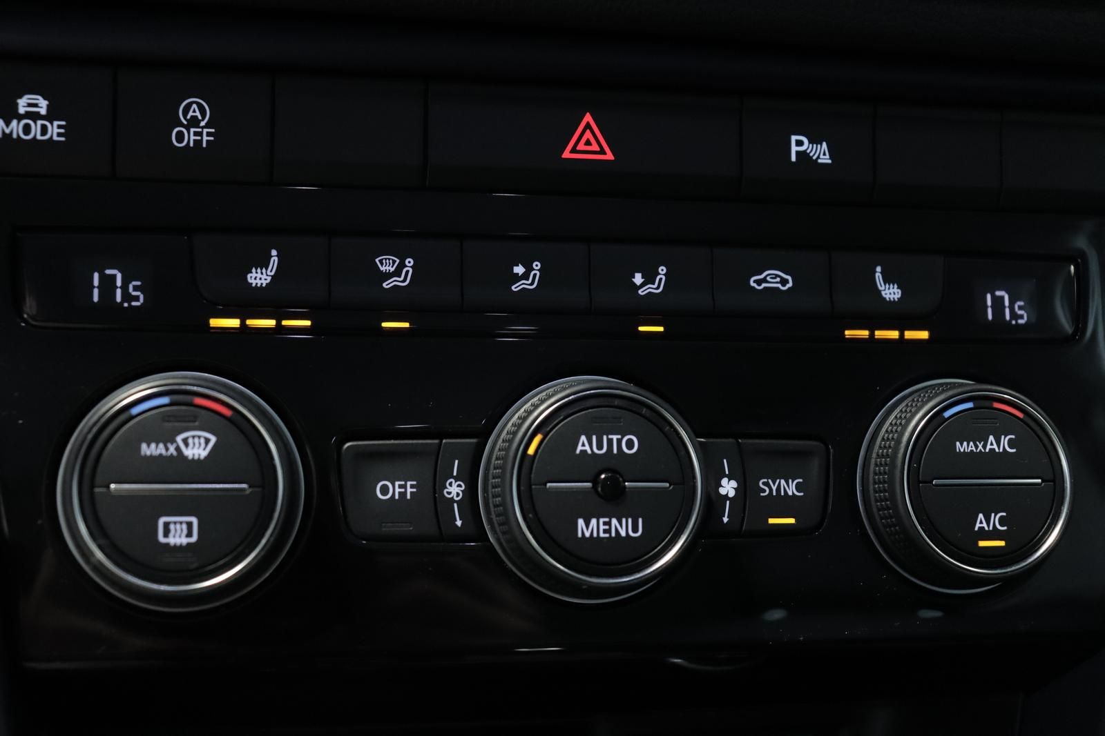 Volkswagen T-Roc 1.5 TSI DSG Style R-LINE - Samsaru's Car Outlet