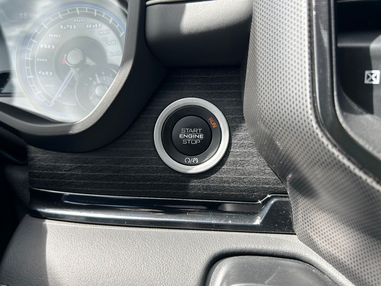Dodge RAM 1500 Limited LPG Luft LED HUD  Retrax dt.Fzg