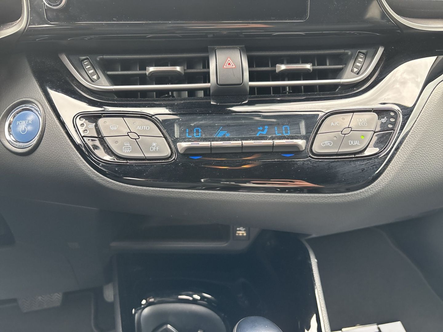 Toyota C-HR Hybrid Team D - Samsaru's Car Outlet