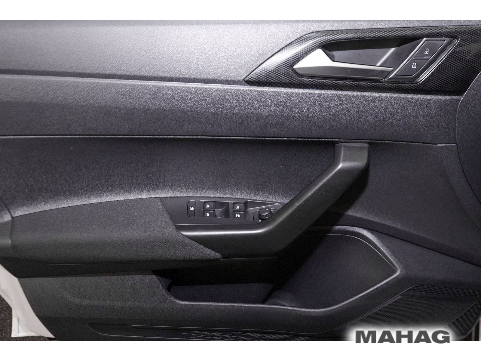 Volkswagen Taigo 1.0 TSI LIFE - Samsaru's Car Outlet