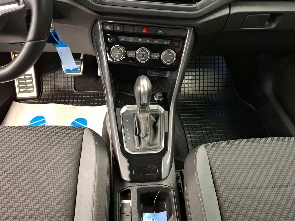 Volkswagen T-Roc 1.5 TSI Sport R-Line - Samsaru's Car Outlet