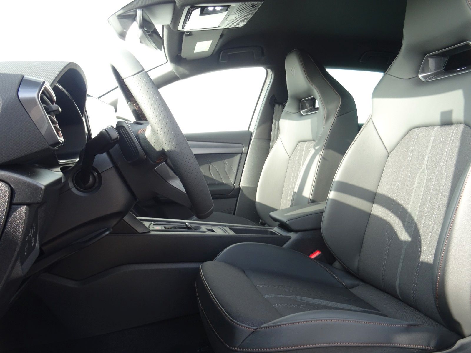 Cupra Leon Sportstourer VZ 1.4 e-HYBRID DSG - Samsaru's Car Outlet