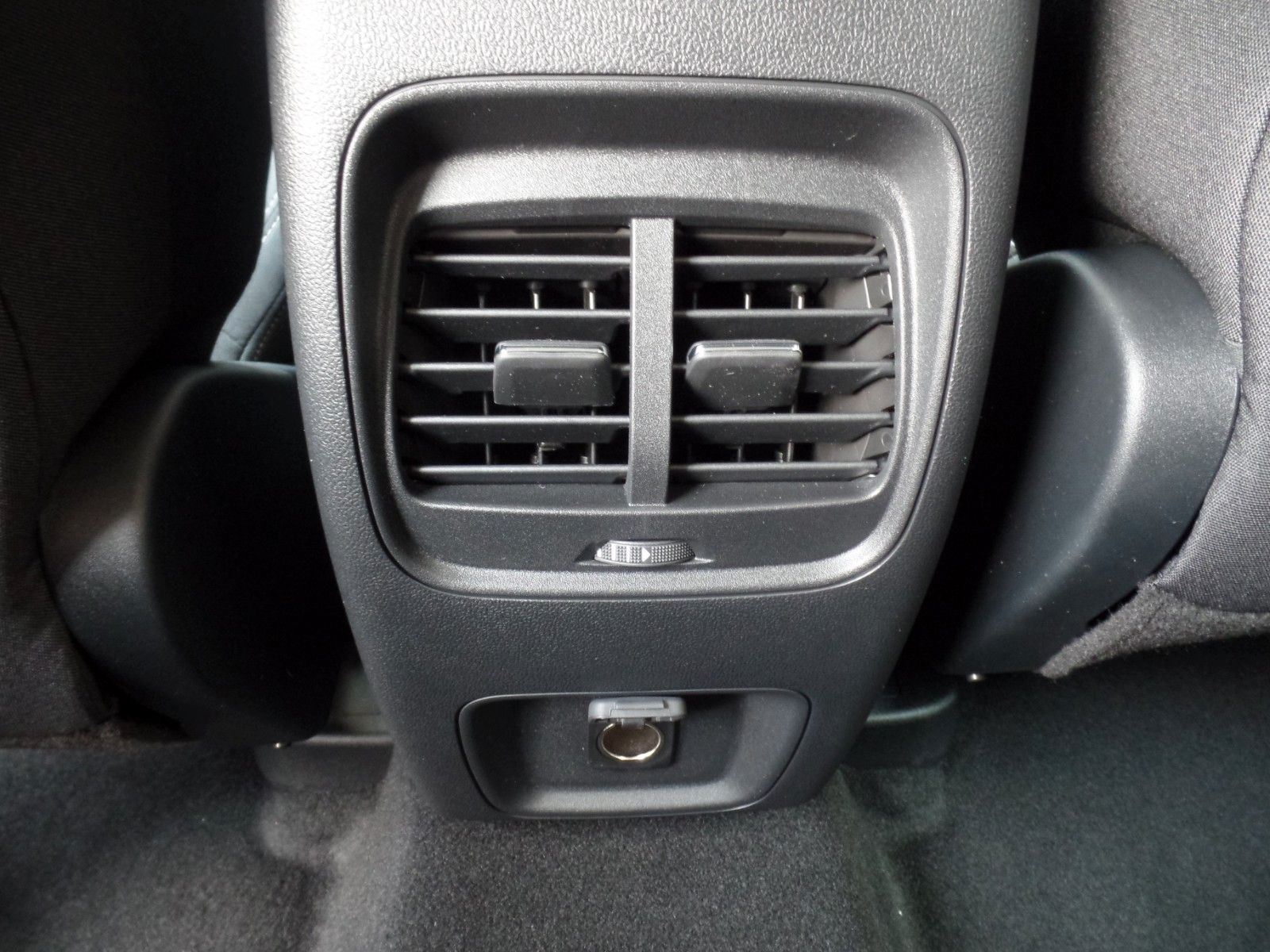 Ford Kuga 2.0l - Samsaru's Car Outlet