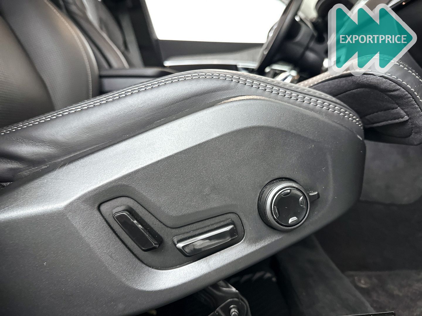 Volvo XC90 T8 Plug-in hybrid AWD Ultra Dark | Panoramd