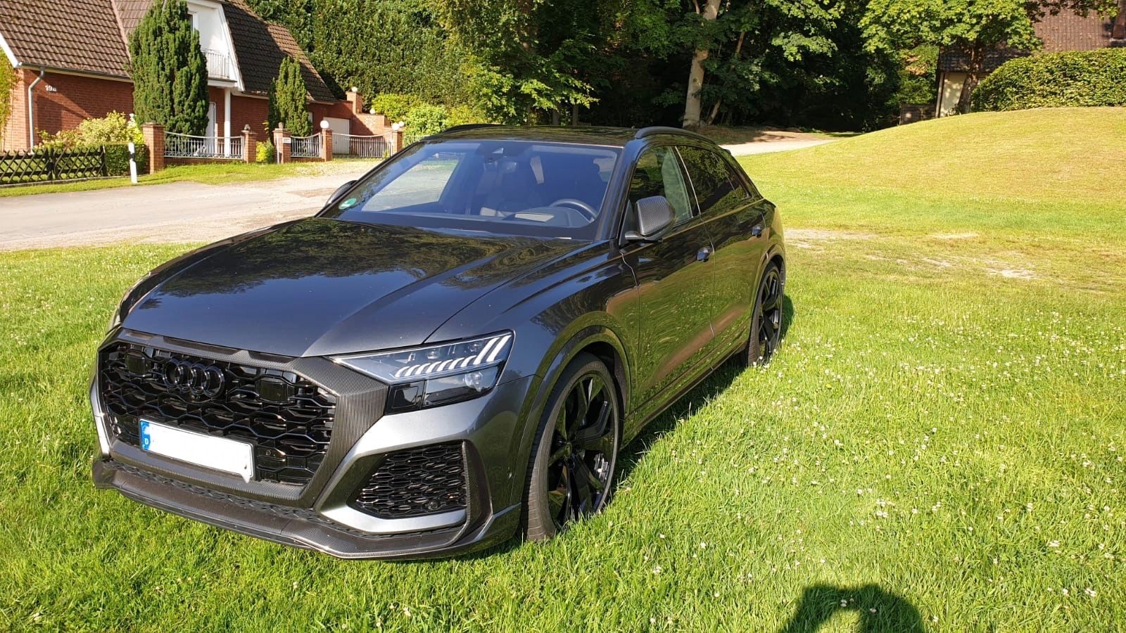 Audi RSQ8 DYN 4.0 TFSI Quattro TÜV-NEU-VMAX-2xCarbon