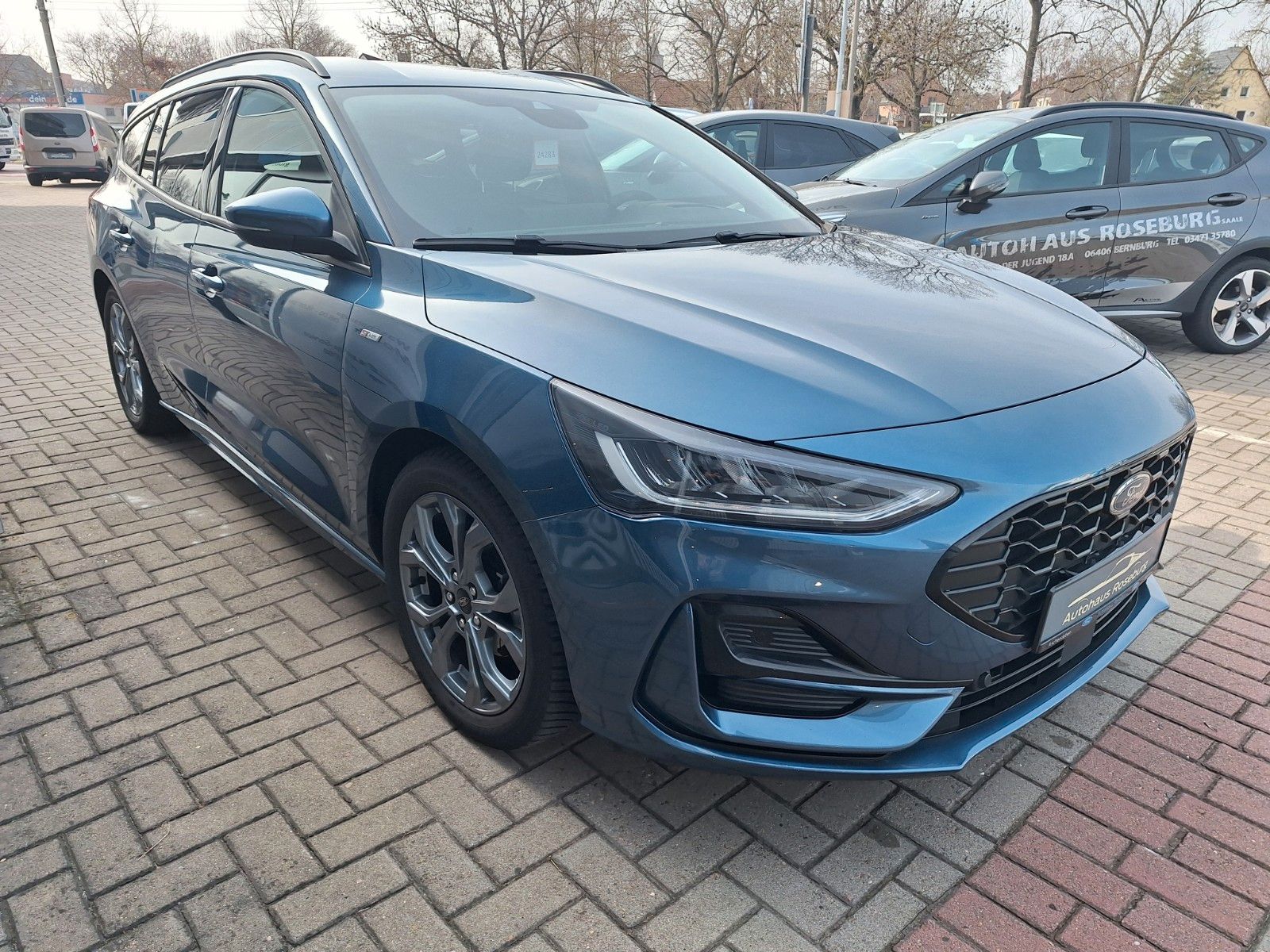 Ford Focus Turnier ST-Line X AHK NAVI LED PDC RFK LMF