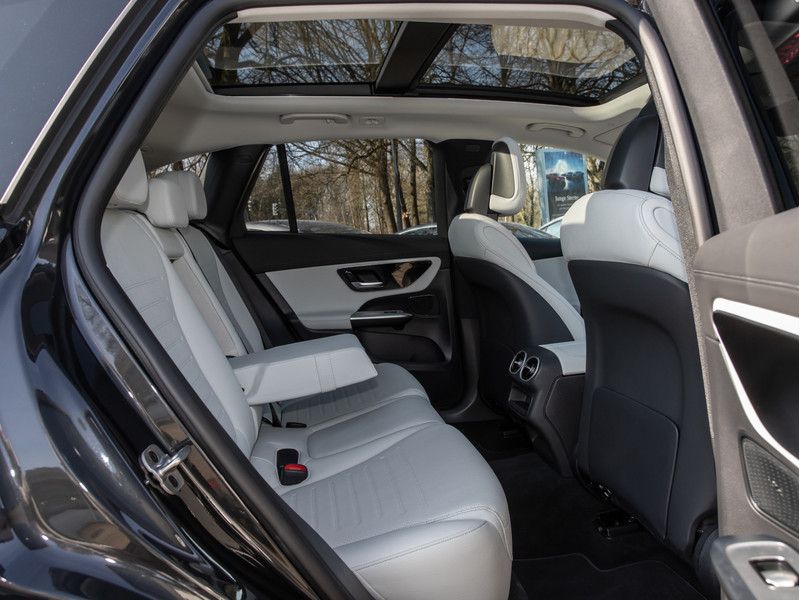 Mercedes-Benz GLC 300 d 4M AMG-Sport/LED/360/Pano/AHK/Night/19
