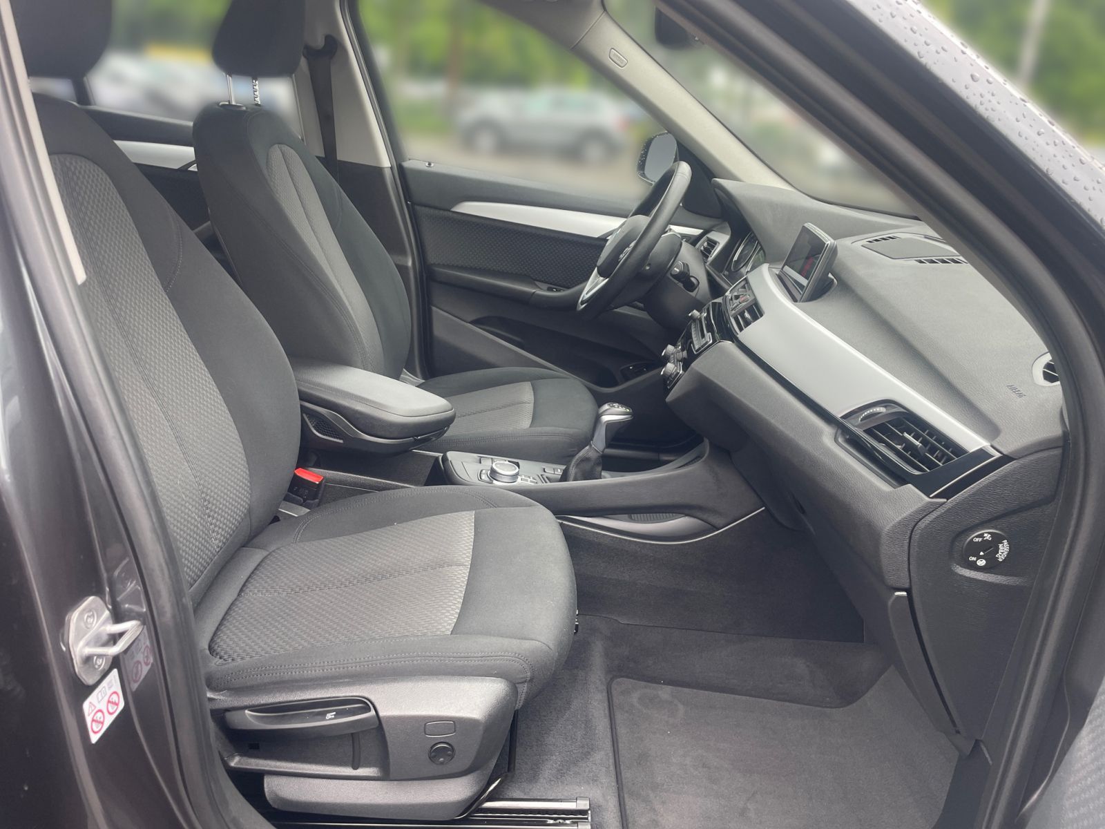 BMW X1 xDrive 25e Advantage - Samsaru's Car Outlet