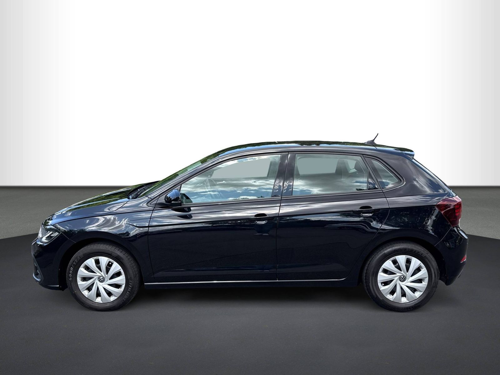 Volkswagen Polo Life 1.0 TSI DSG - Samsaru's Car Outlet