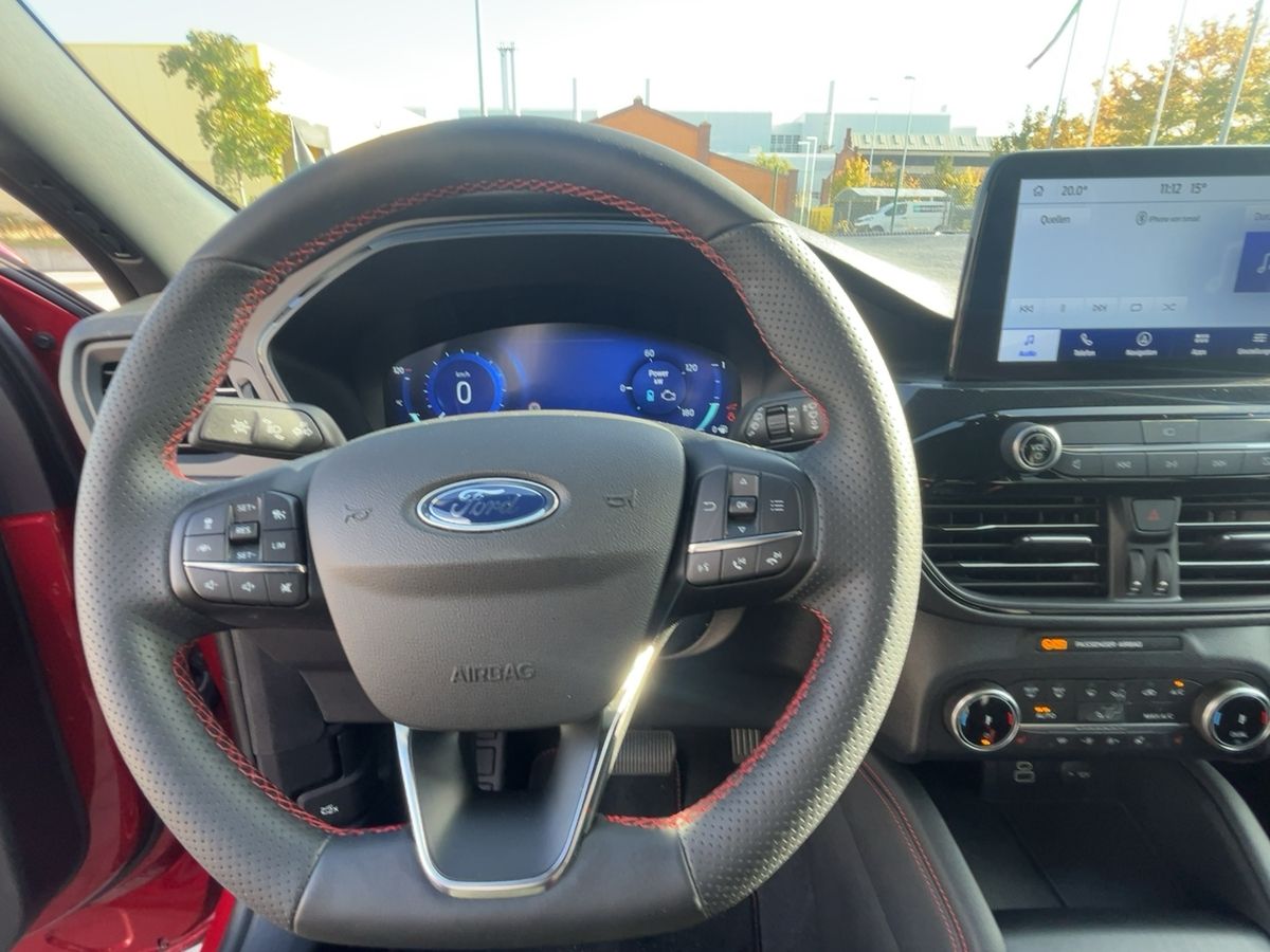 Ford KUGA ST-Line X - Samsaru's Car Outlet