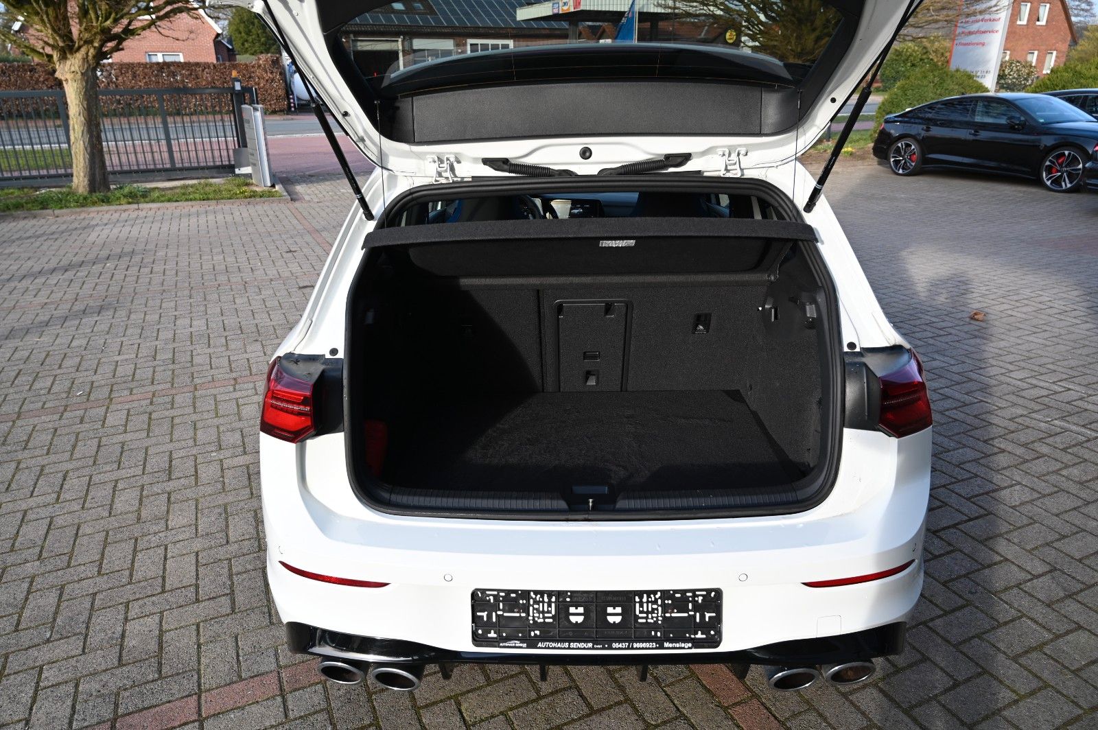 Volkswagen Golf VIII Lim. R 4Motion/ ACC / PANO / R-SPORT