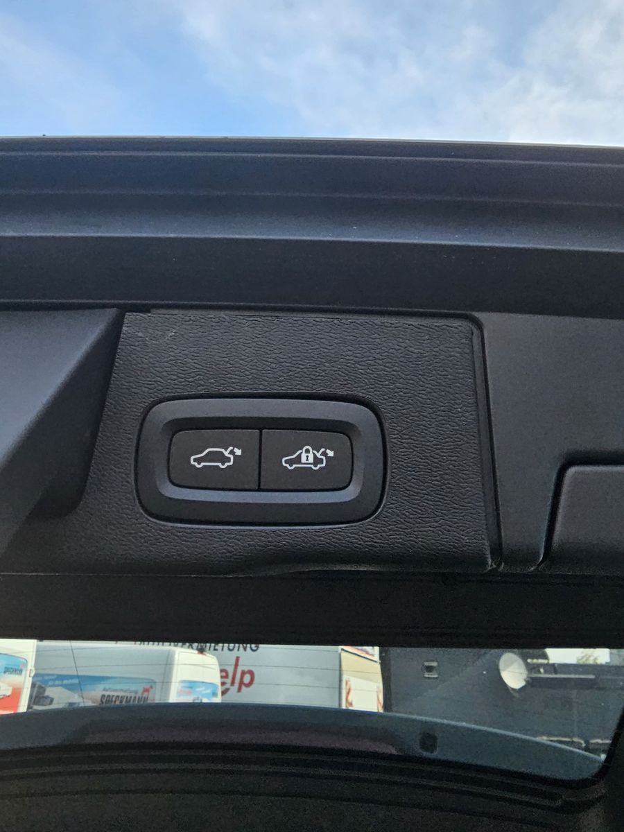 Volvo XC60 B4 Diesel Allrad Mild-Hybrid - Samsaru's Car Outlet