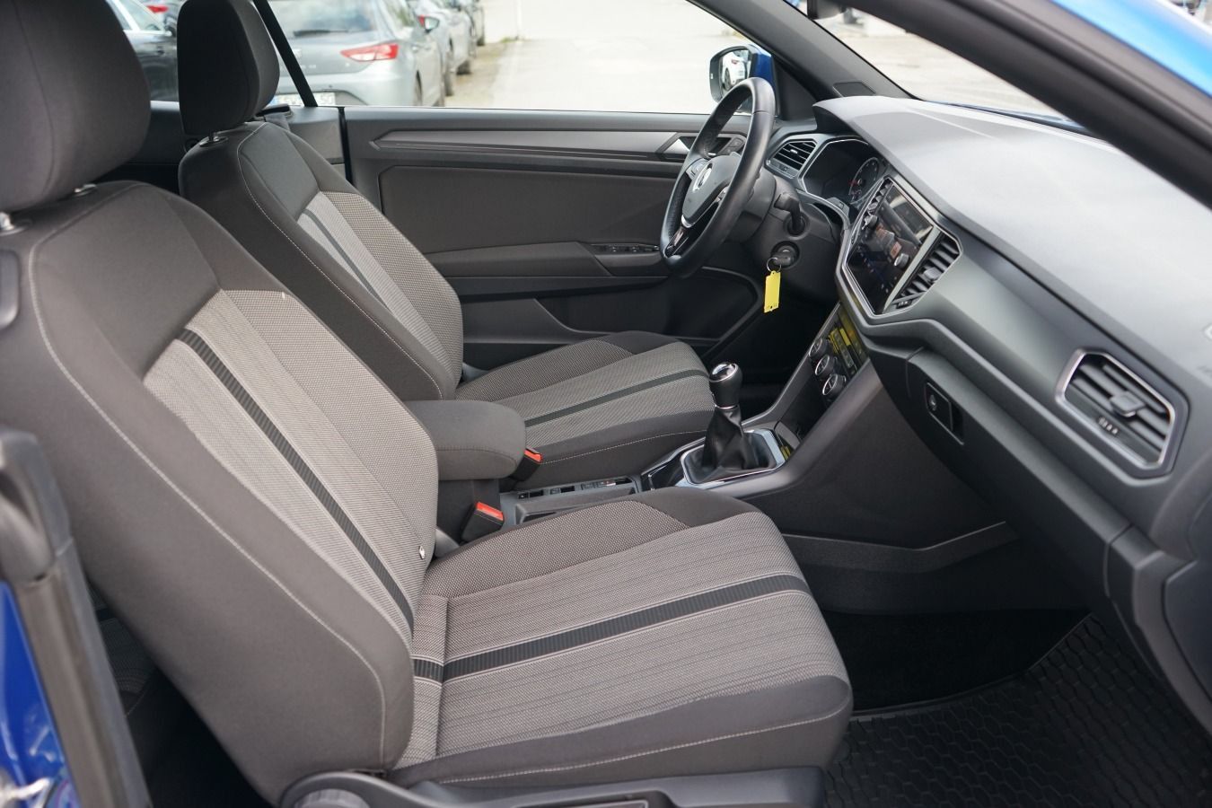 Volkswagen T-Roc 1.5 TSI Style - Samsaru's Car Outlet