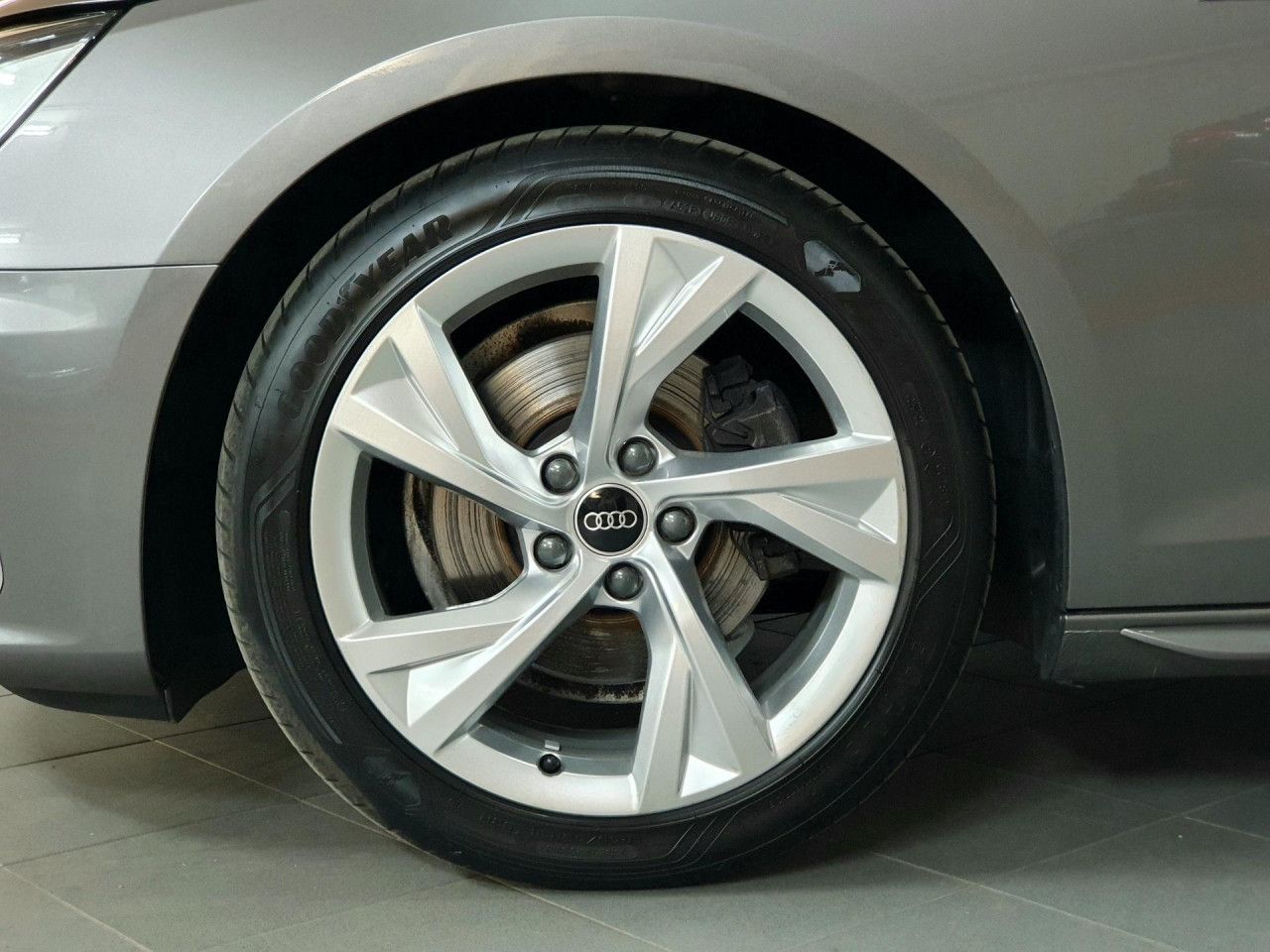 Audi A4 Avant 35TFSI S tronic S line - Samsaru's Car Outlet