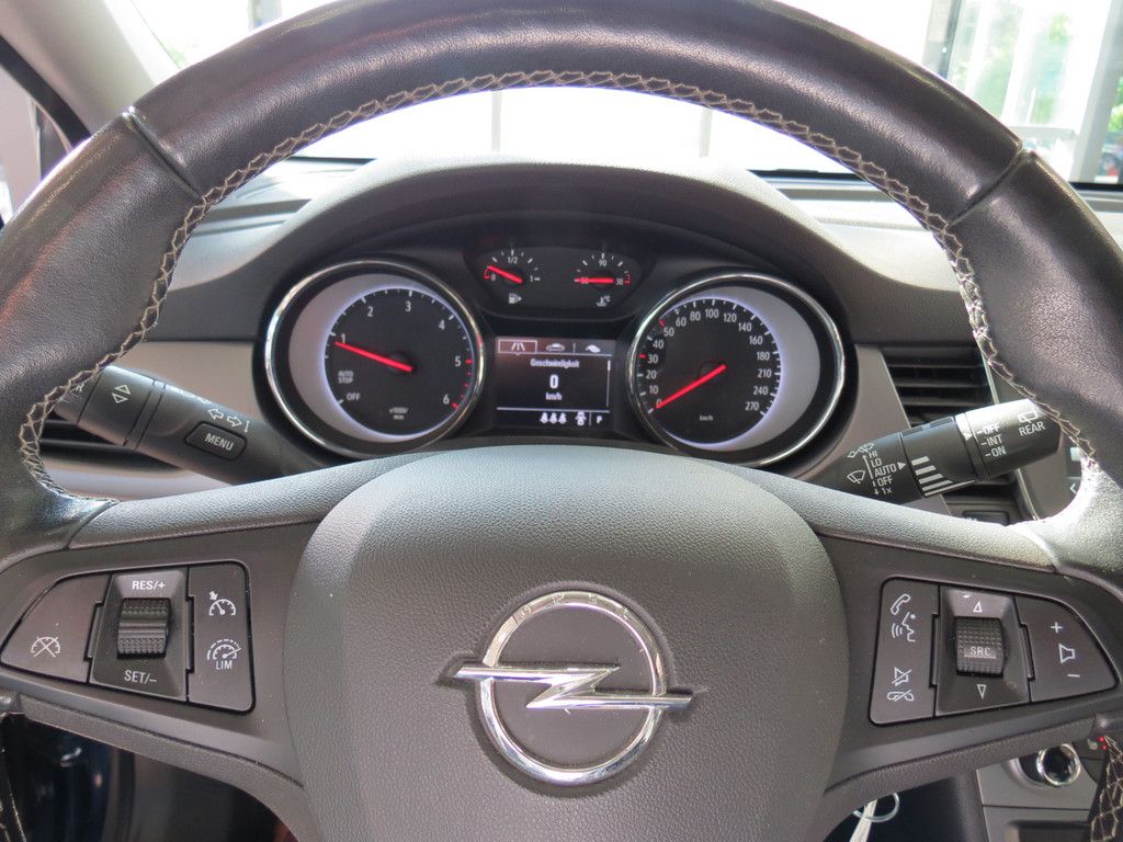 Opel Astra Sports Tourer 1.5D - Samsaru's Car Outlet