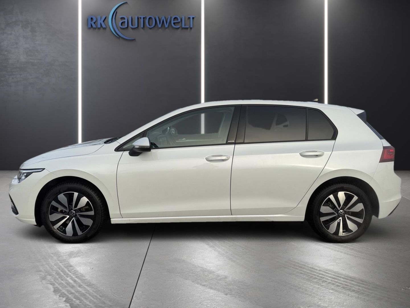 Volkswagen Golf 8 VIII Move 1.5 eTSI - Samsaru's Car Outlet