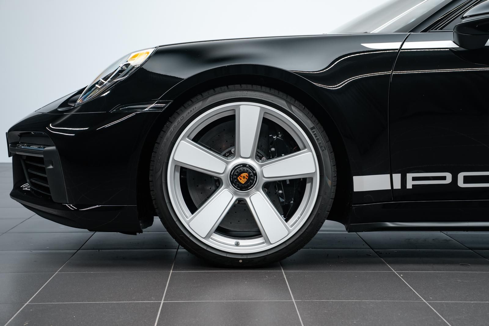 Porsche 992 Turbo 50 Jahre HERITAGE/360/BURM.