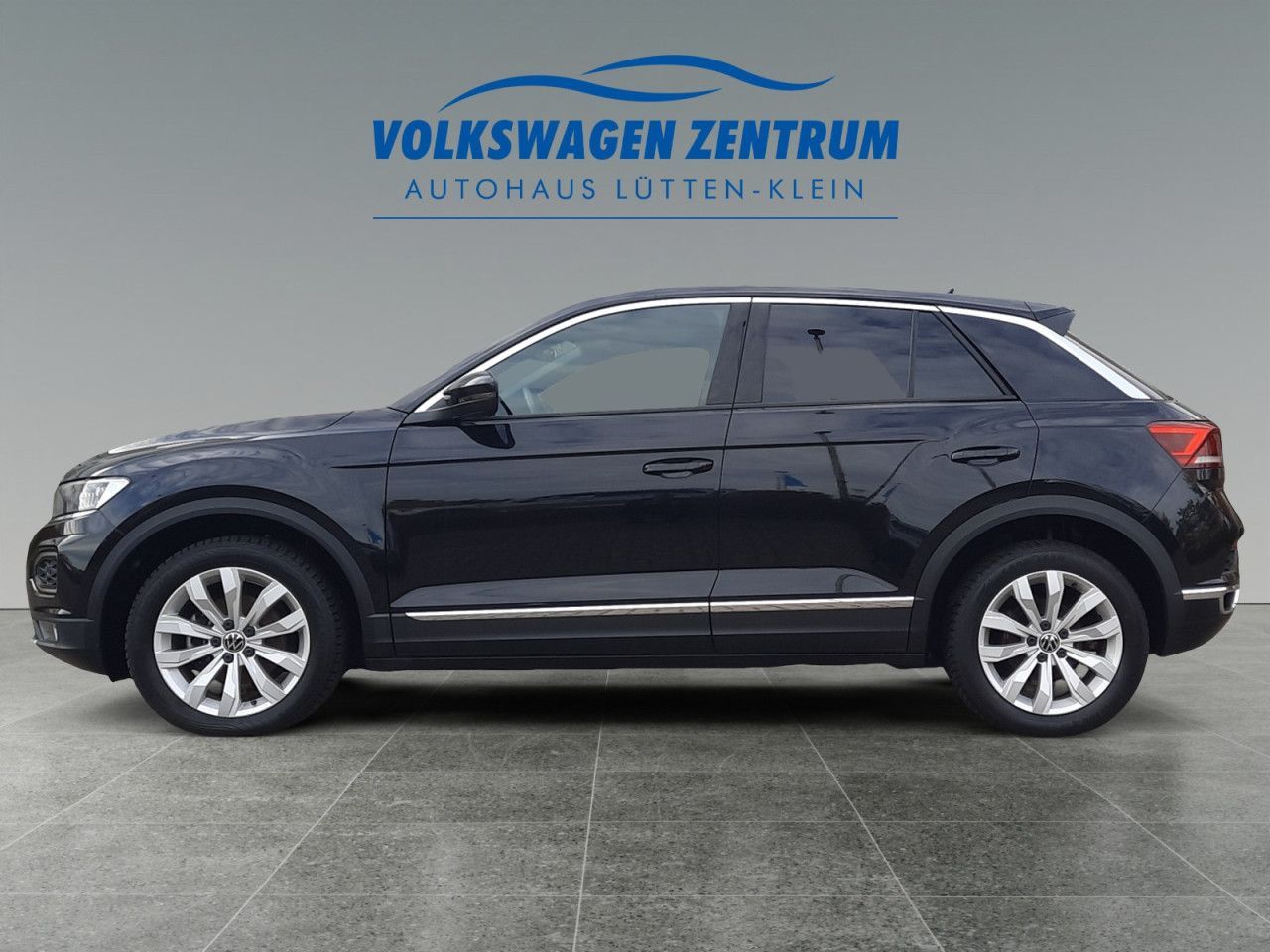 Volkswagen T-Roc 1.5 TSI Sport - Samsaru's Car Outlet