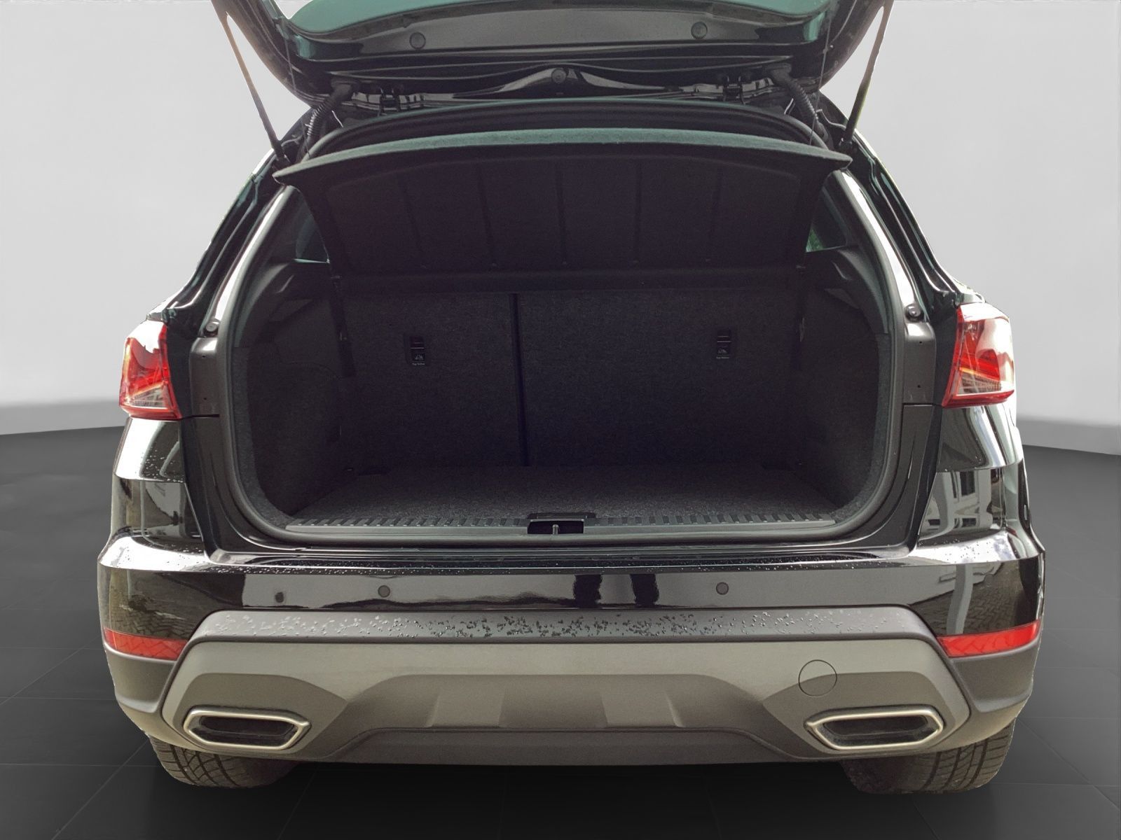 Seat Arona 1.5 TSI DSG FR NAVI AHK ACC PARKL SH GJR