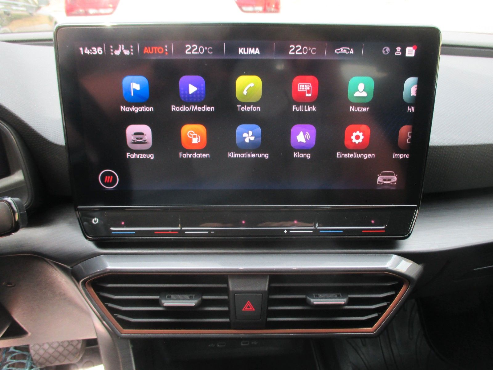 Cupra Leon 1.5 eTSI DSG - Samsaru's Car Outlet